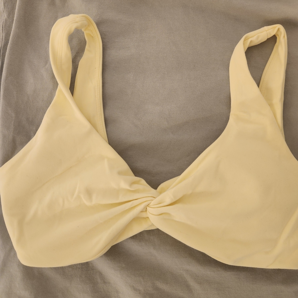 BuffBunny Twist Front Bra